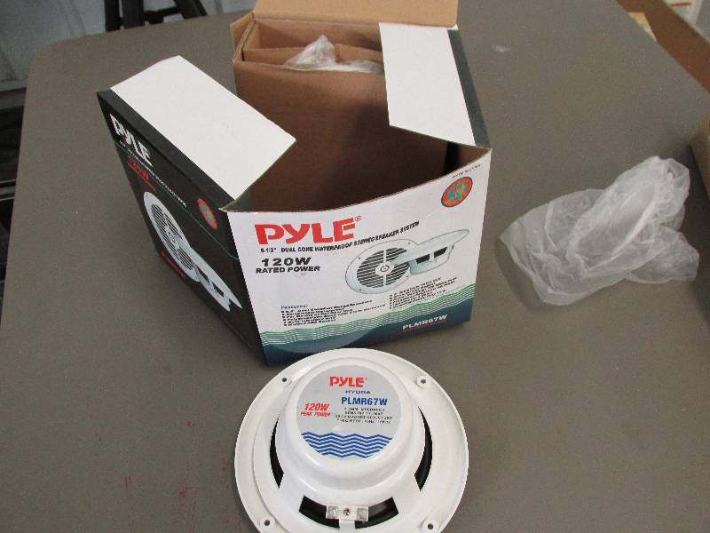 lot 143 image: 2 Pyle dual cone 120 Watt waterproo...