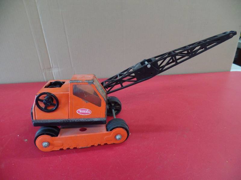 lot 58 image: Crane