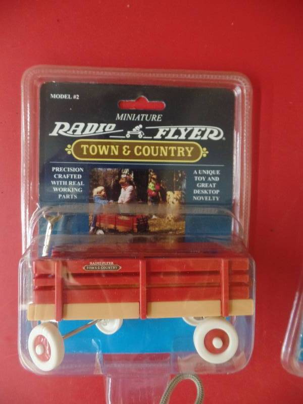 lot 57 image: 2 Radio Flyer Wagons