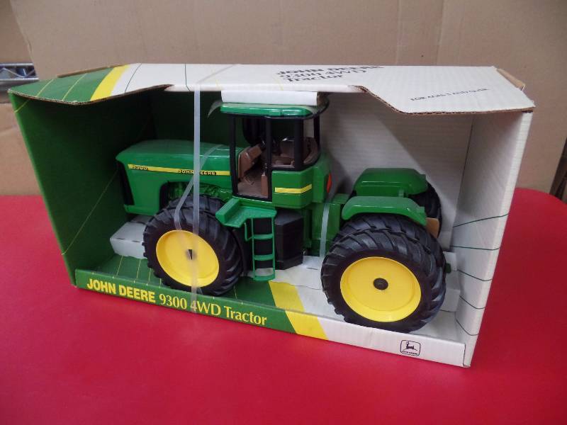 lot 1 image: 9300 4WD Tractor