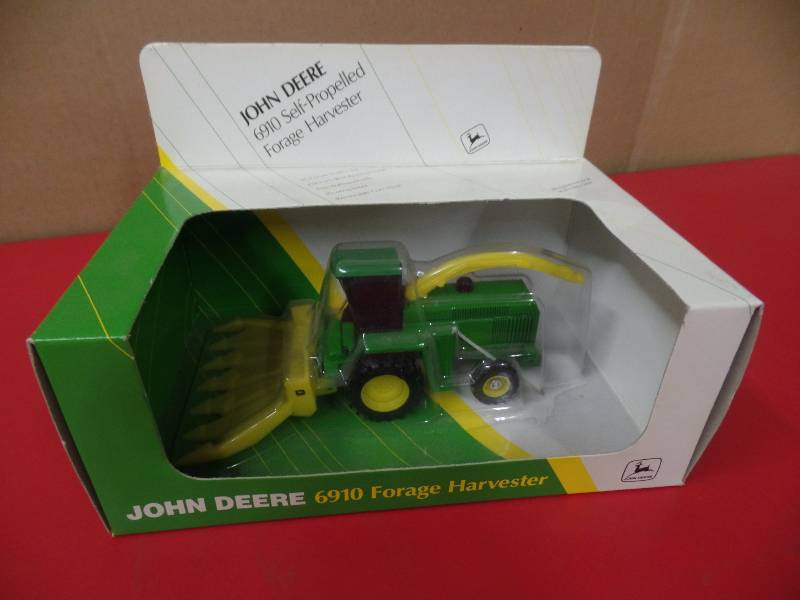 lot 18 image: 6910 Forage Harvester