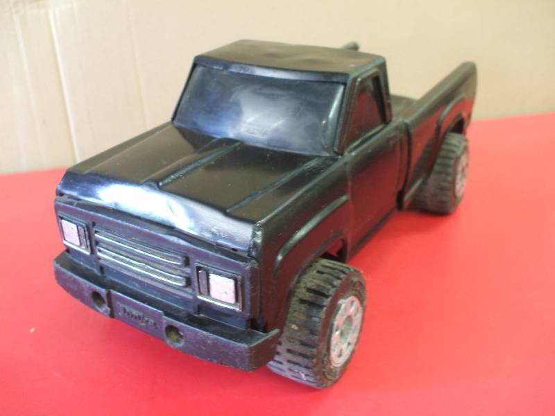 lot 24 image: Pickup Truck