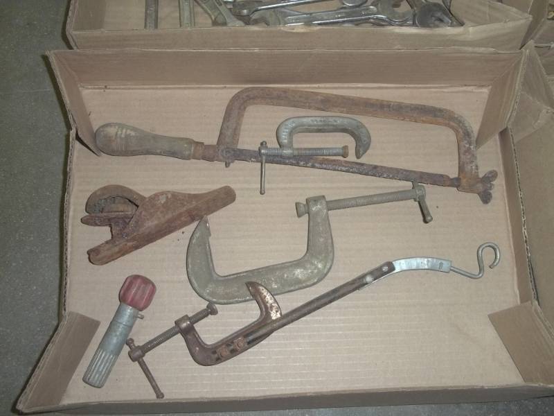 lot 14 image: Vintage Tools, hacksaw, C clamp, plane