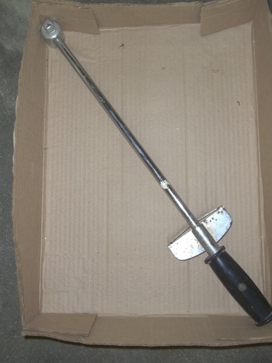 lot 26 image: 12 Torque wrench