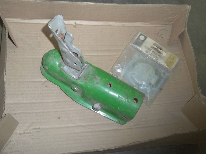 lot 27 image: Trailer ball hitch, and new flush ring pull