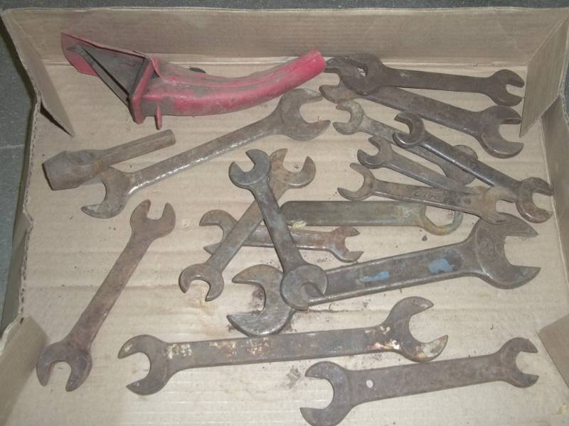 lot 29 image: Vintage wrenches