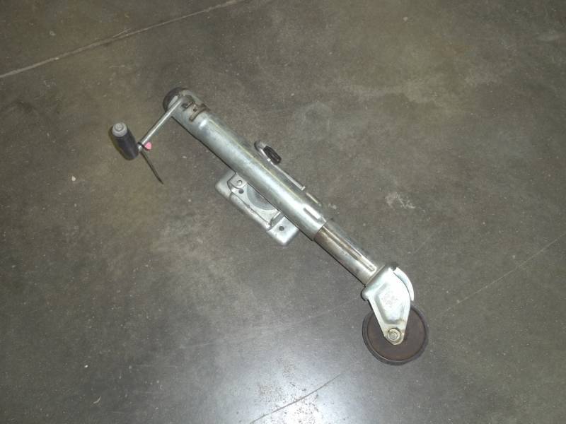 lot 43 image: Trailer jack