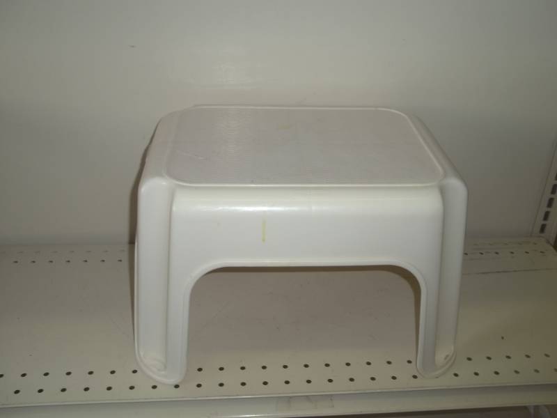 lot 65 image: Step Stool