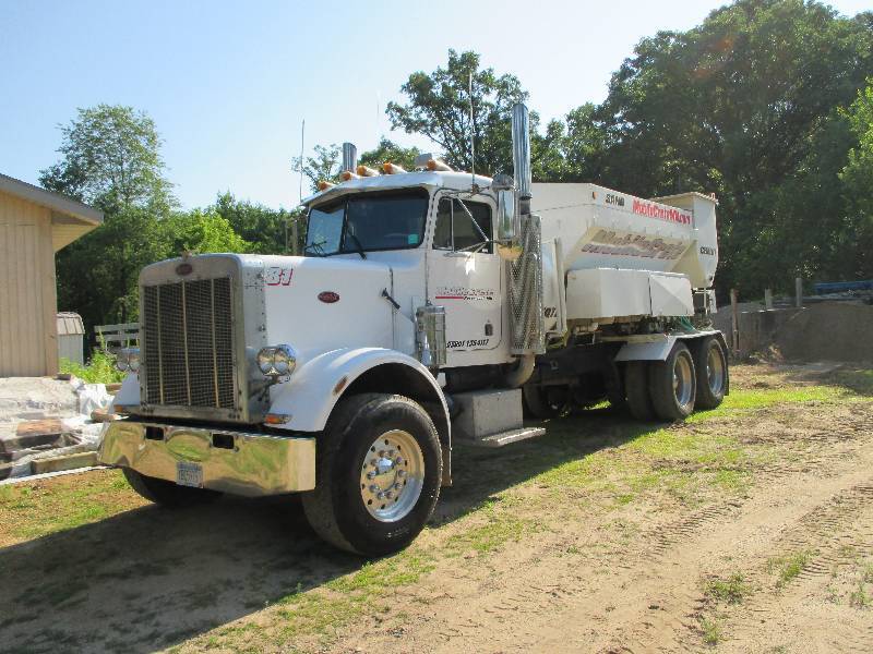 lot 1 image: Cement Truck