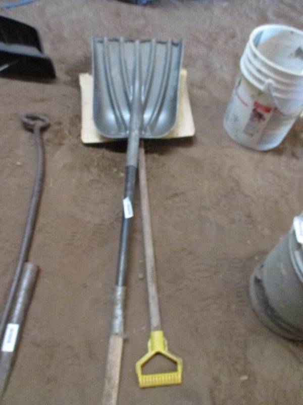 lot 28 image: shovels