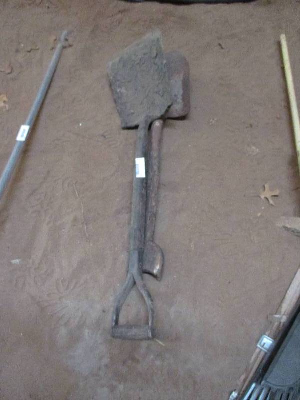 lot 32 image: shovels