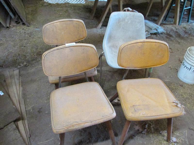lot 72 image: 4 chairs