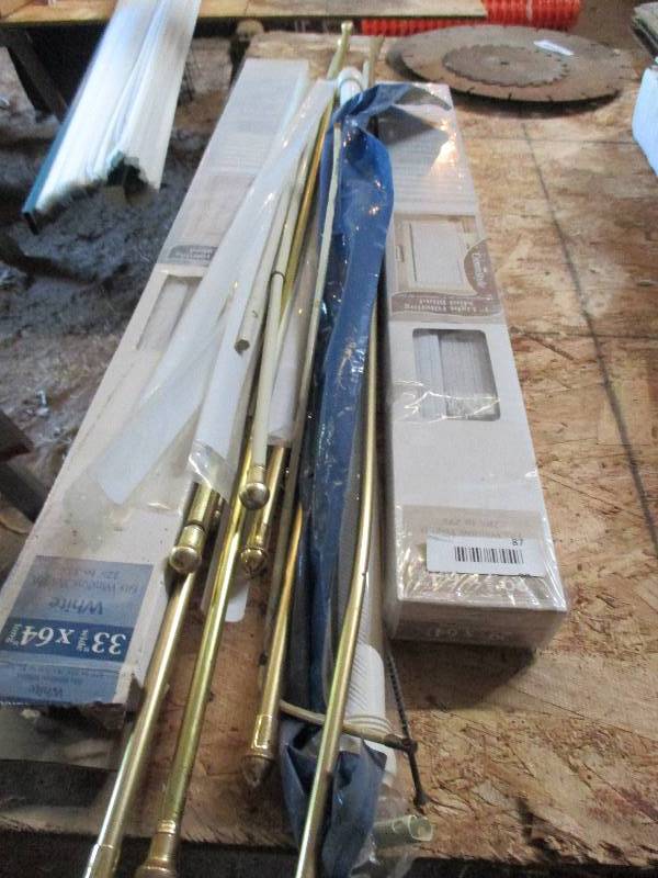 lot 87 image: blinds