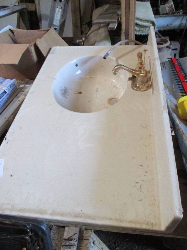lot 92 image: sink and faucet