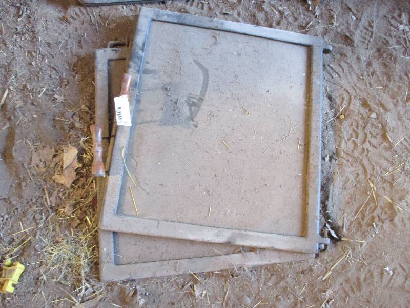 lot 95 image: fireplace doors