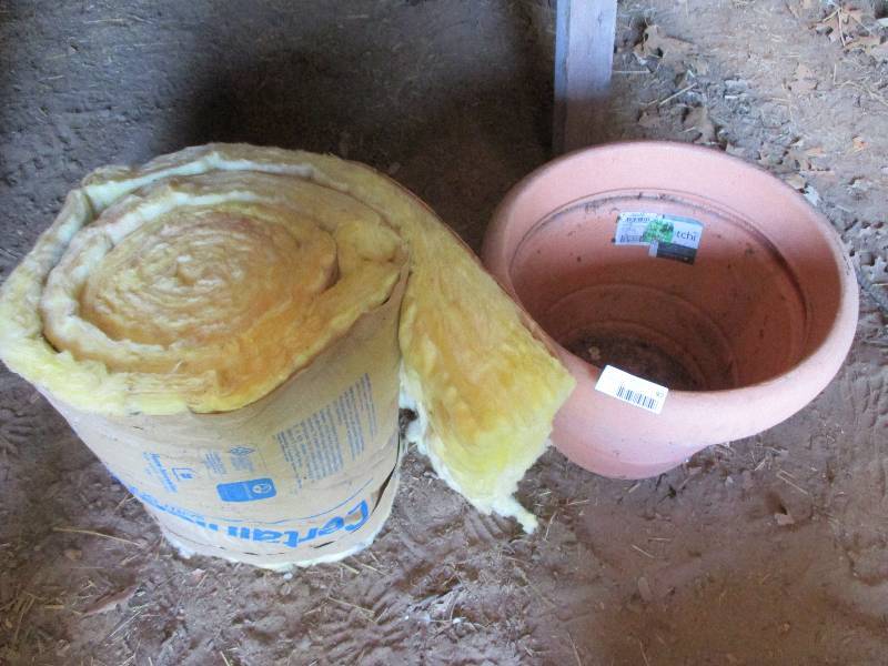 lot 97 image: pot and insulation