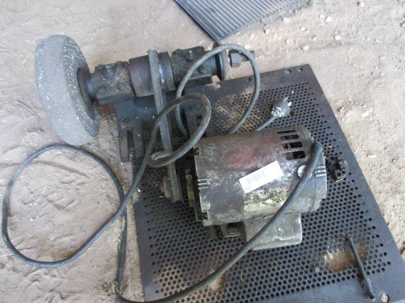 lot 106 image: bench grinder