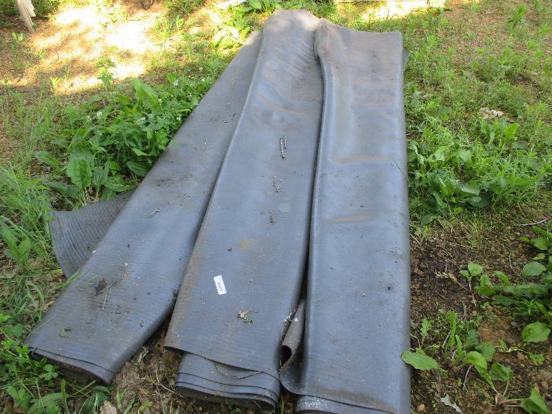 lot 110 image: 3 garage mats