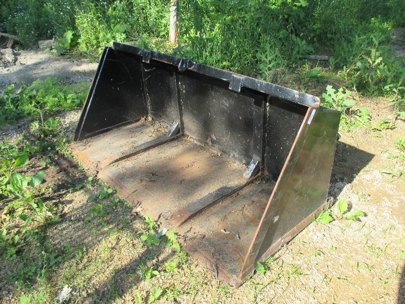 lot 116 image: skidloader bucket