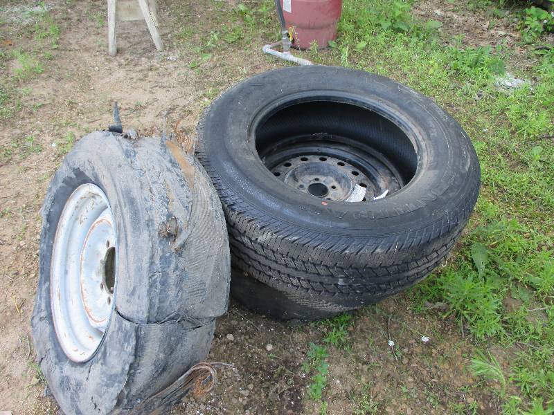 lot 119 image: tires and rims