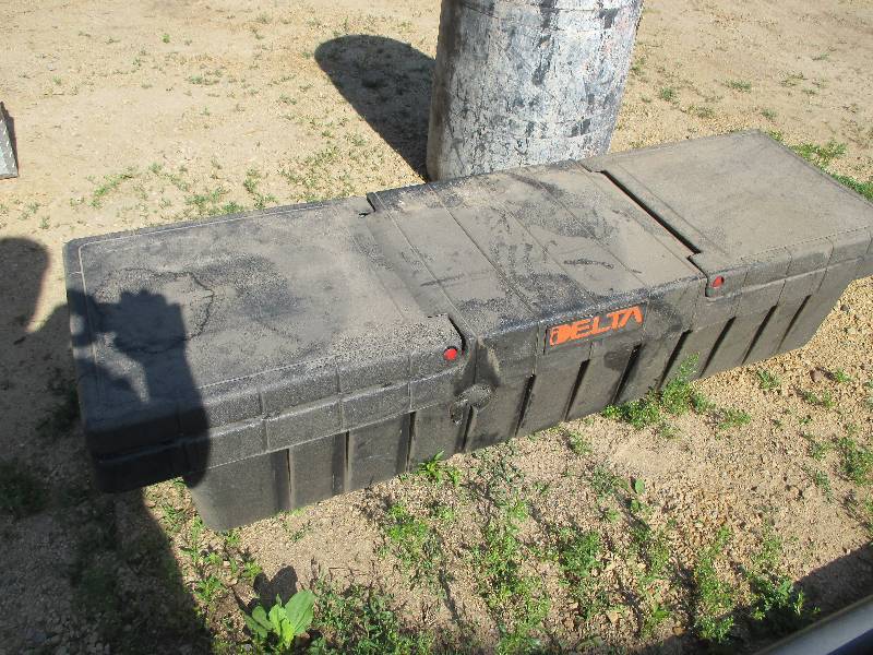 lot 130 image: truck tool box