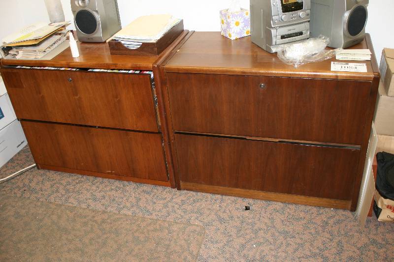 lot 1084 image: Lot of (2) Wood-Style Cabinets w2 Drawers & Locks 20 x 37 x 29.5.