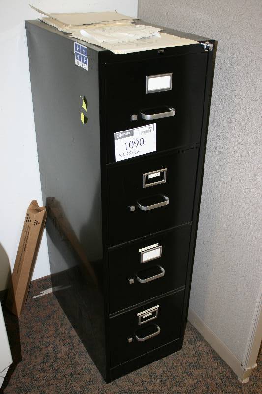 lot 1090 image: Metal Filing Cabient w4 Drawers & Handles 15 x 25 x 52.