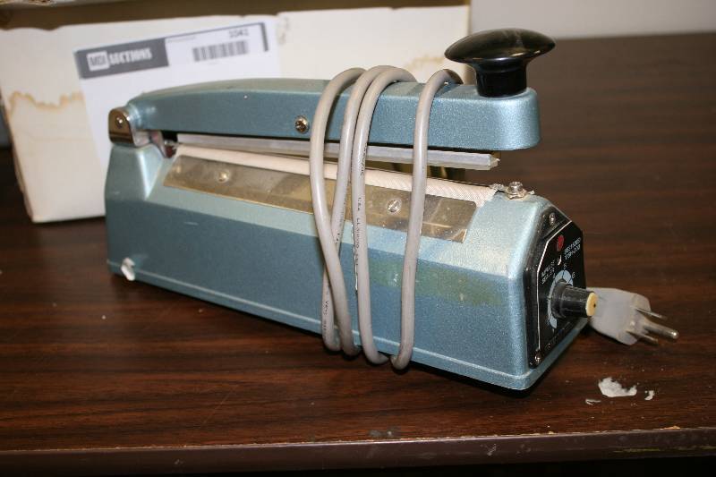 lot 1041 image: Impulse Sealer Heat Sealer Model Tish-200.