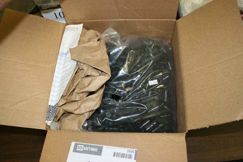 lot 1039 image: Box Lot of Plastic Draw String Ends wClasp Close.