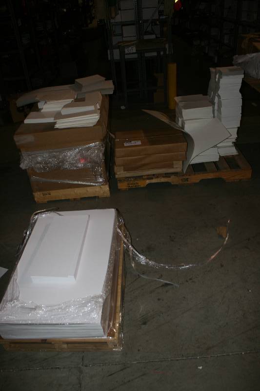lot 1025 image: Pallet Lot of (3) White Paper Miscellaneous Sizes & Shapes.