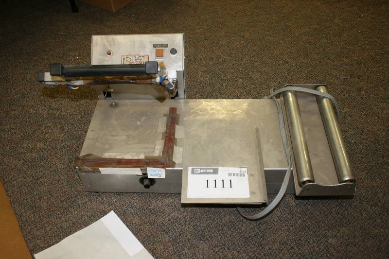 lot 1111 image: Prisma Packaging Heat Sleaer wDual Bars & Fold Down Press.
