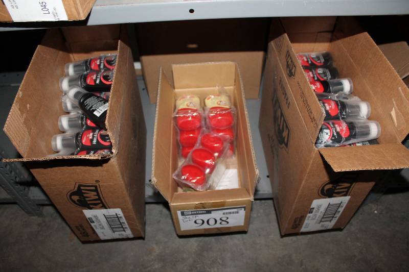 lot 908 image: Shelf Lot Including Kiwi Heel & Edge Protector Kiwi Express No Buff Cream Polish Kiwi Scuff Cover.