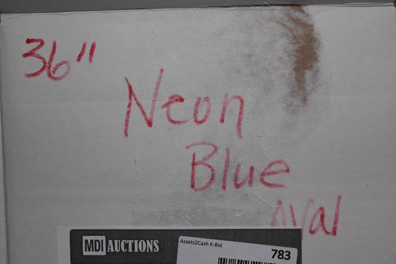lot 783 image: Box of C.H.A. 36 Neon B lue TT Oval Lace The Ultra Lace.