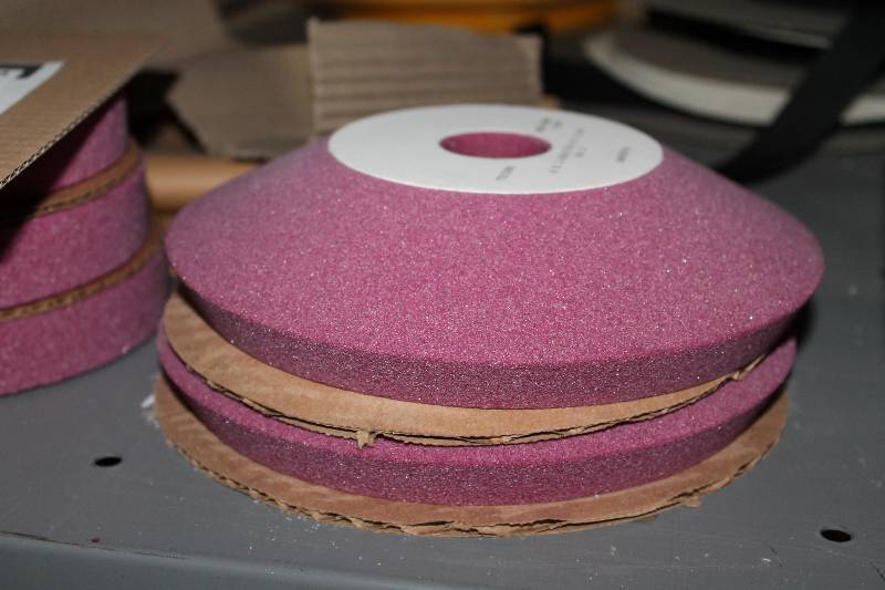 lot 978 image: Lot of Grinding Wheels 8 x 1-3434 x 1-14 Pink.