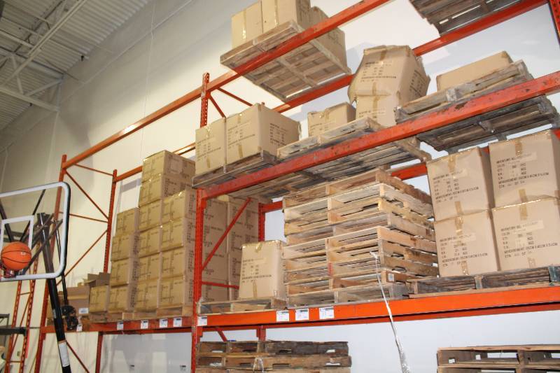 lot 27 image: Pallet Racking Lot Including 16 Uprights (7) 12 x 4 Cross Beams (14).