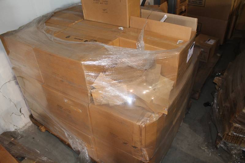 lot 98 image: Pallet of Single-Use Wet Nap Napkins.