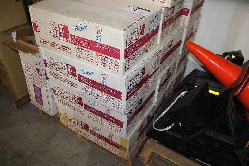 lot 84 image: Box Lot of (8) Ear Plugs Simply Best Max-30 app. 1000box.