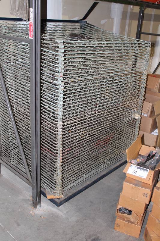 lot 69 image: Metal Drying Racks Grate Style 50.5 x 42 x 70.