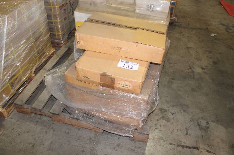 lot 132 image: Pallet Lot of Brown Manilla Envelopes 17 x 22.
