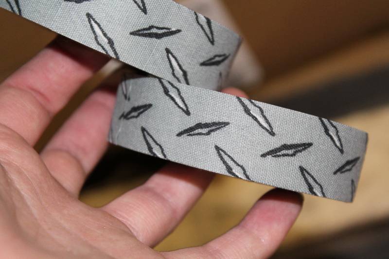 lot 288 image: Box Lot of (2) C.H.A. Diamond Plate Cloth Tape 1 x 20Yards 36perBox.