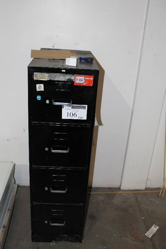 lot 106 image: Metal Filing Cabinet w4 Drawers & Handles 26 x 15 x 52.