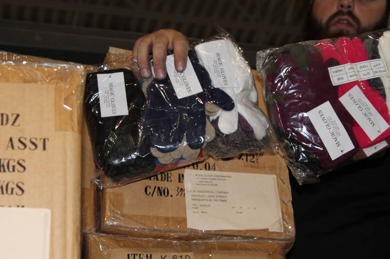 lot 211 image: Boxes of Hockey Gloves Magic Gloves Asst.