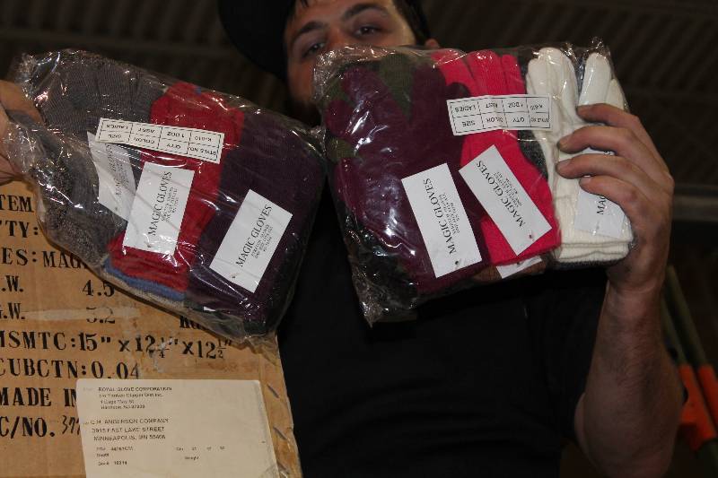 lot 210 image: Boxes of Hockey Gloves Magic Gloves Asst.