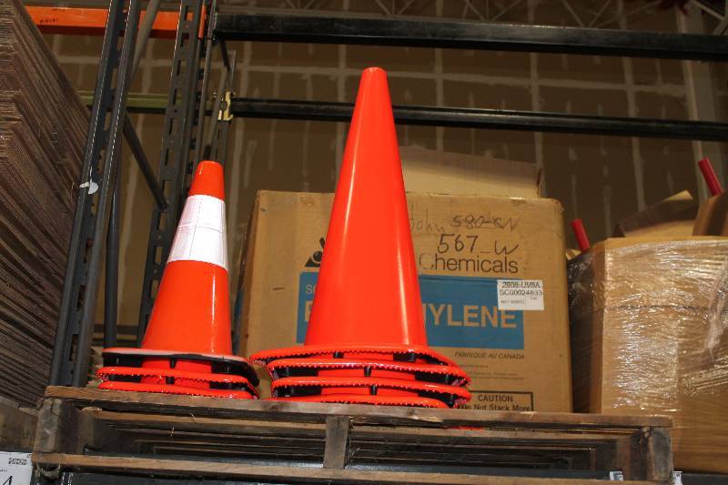 lot 199 image: Lot of Orange Caution Cones 18 (4) 22 (5).