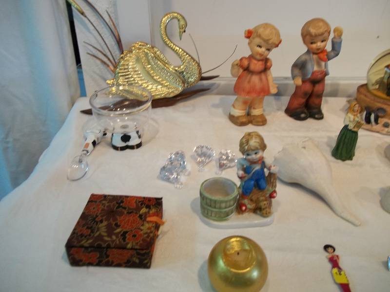 Assorted Tchotchkes, Knickknacks, Baubles, Curiosities and Trinkets.
