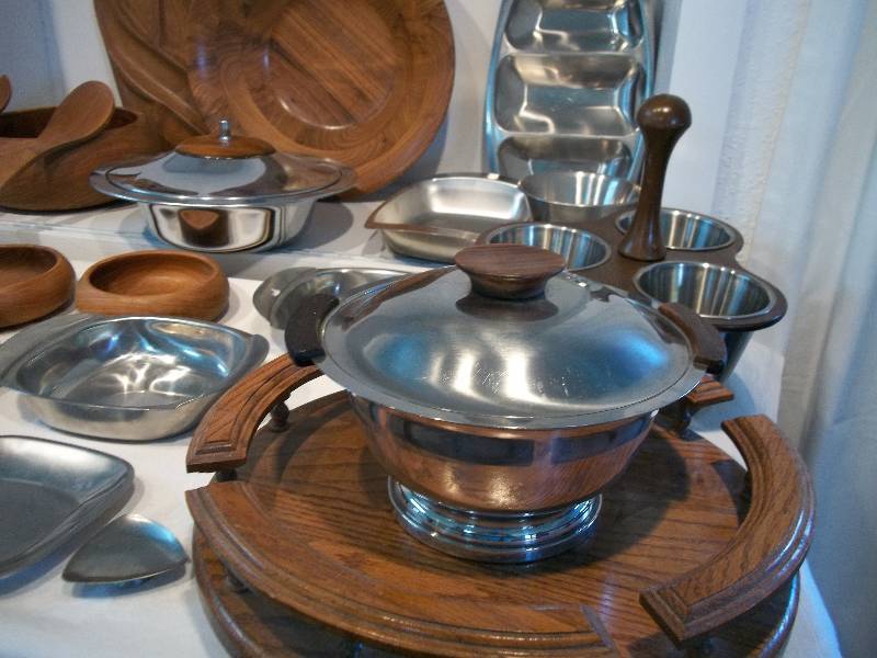 Metal and Wooden Kitchenware