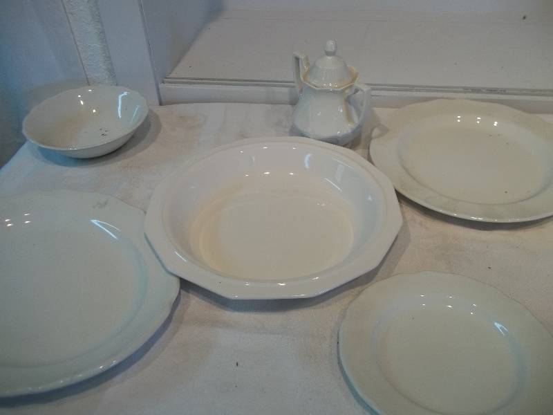 Assorted Kitchenware