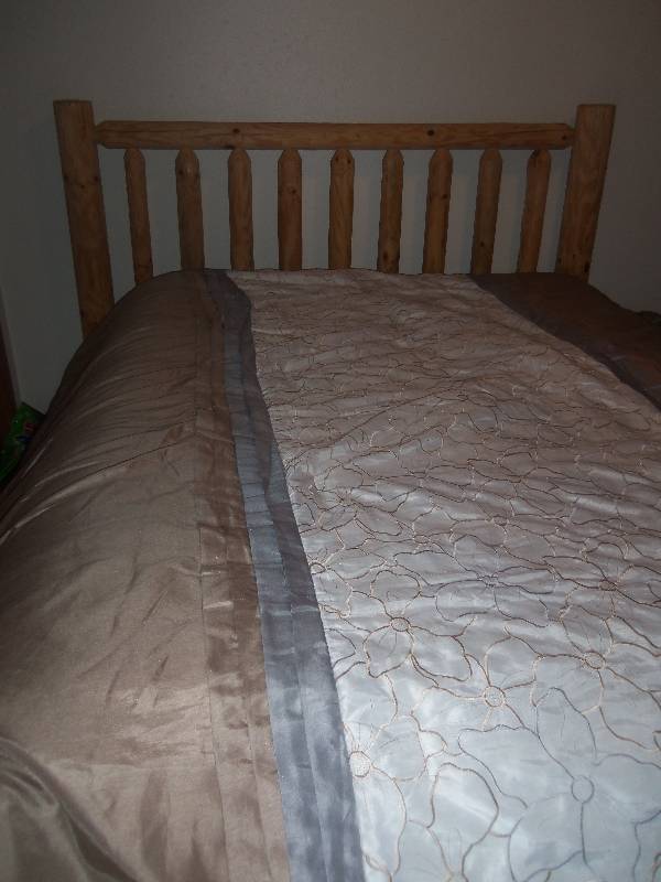 Log Bed - Queen