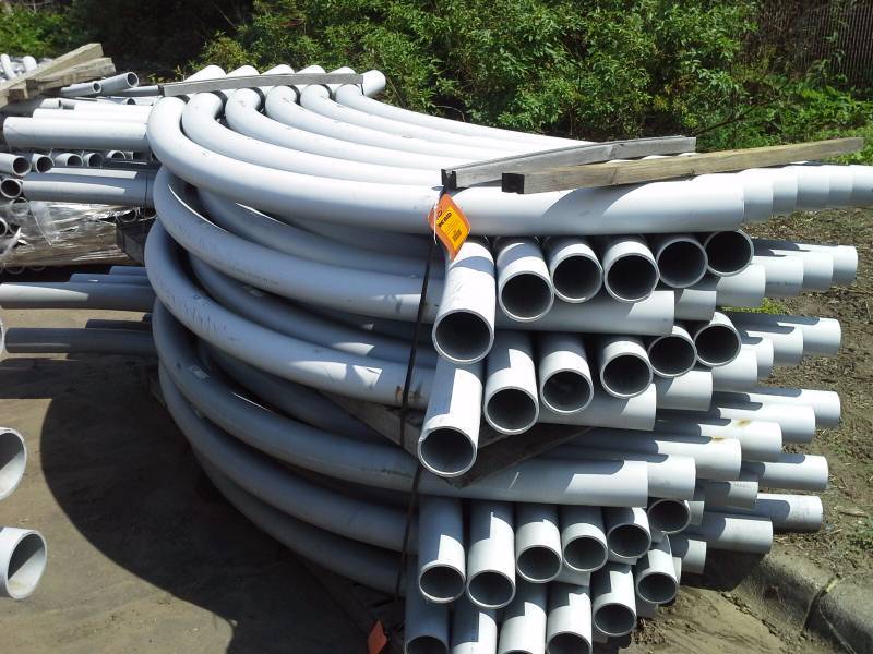 2 Bundles of 4 90 degree PVC