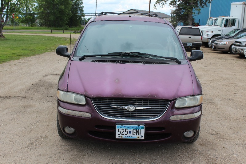 1998 Chrysler Town and Country LX
